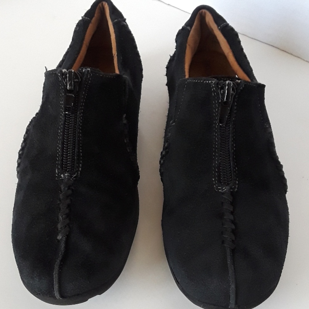 Natural soul By Naturalizer Black suede shoes